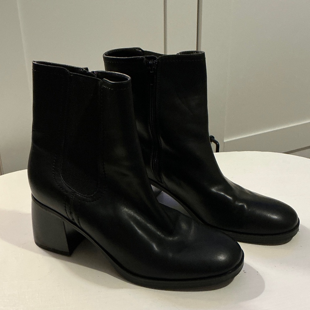 Nine West Black Leather Ankle Booties with Block Heel